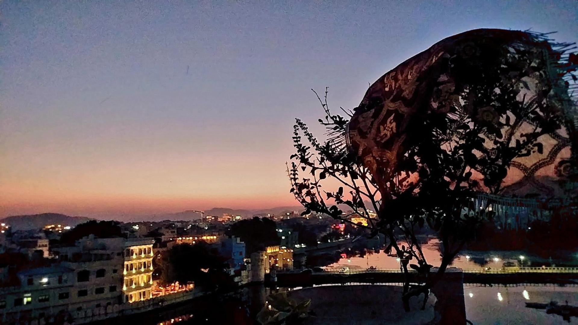 Antariksh Hotel Udaipur Eksteriør billede